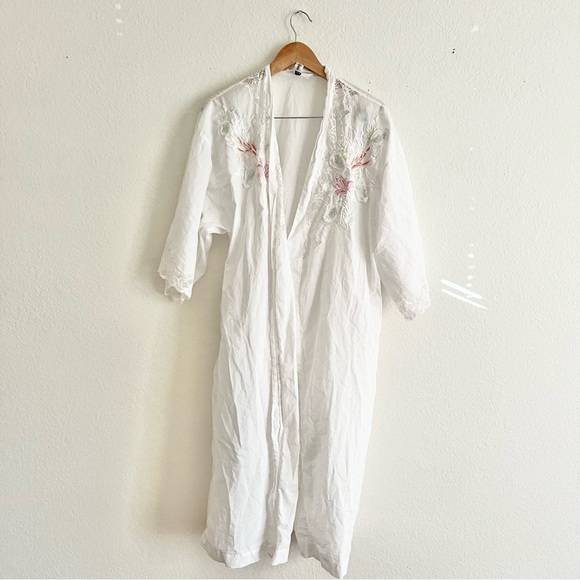 Natori Other - Vintage Natori Embroidered Beaded Robe Sz S